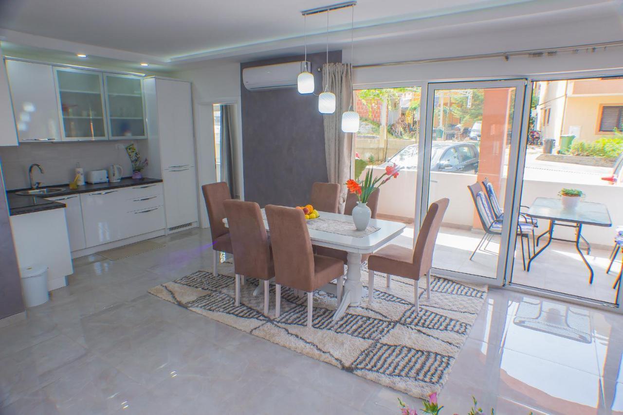 Apartments Kovac Tivat Exterior photo