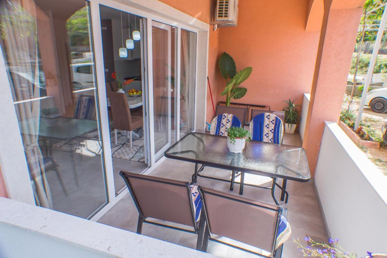 Apartments Kovac Tivat Exterior photo