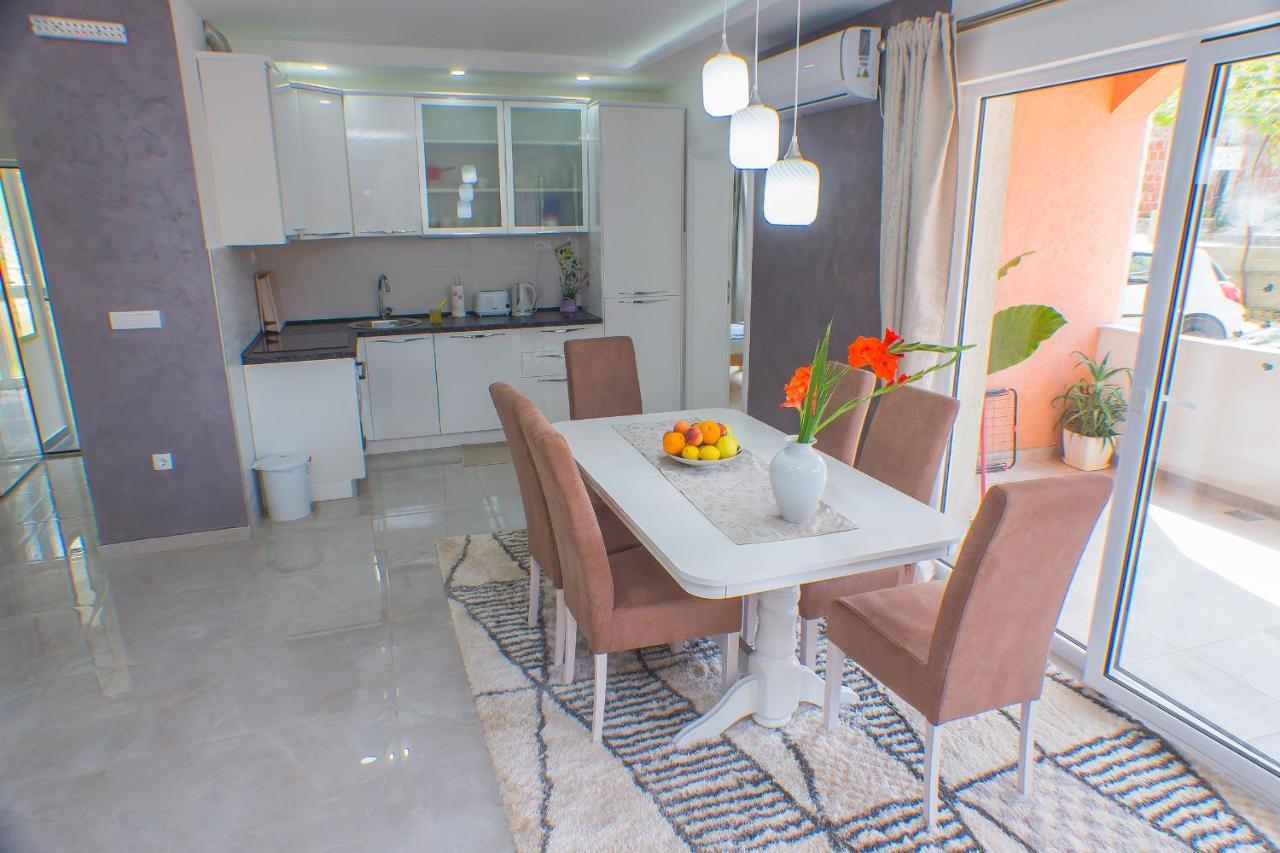 Apartments Kovac Tivat Exterior photo