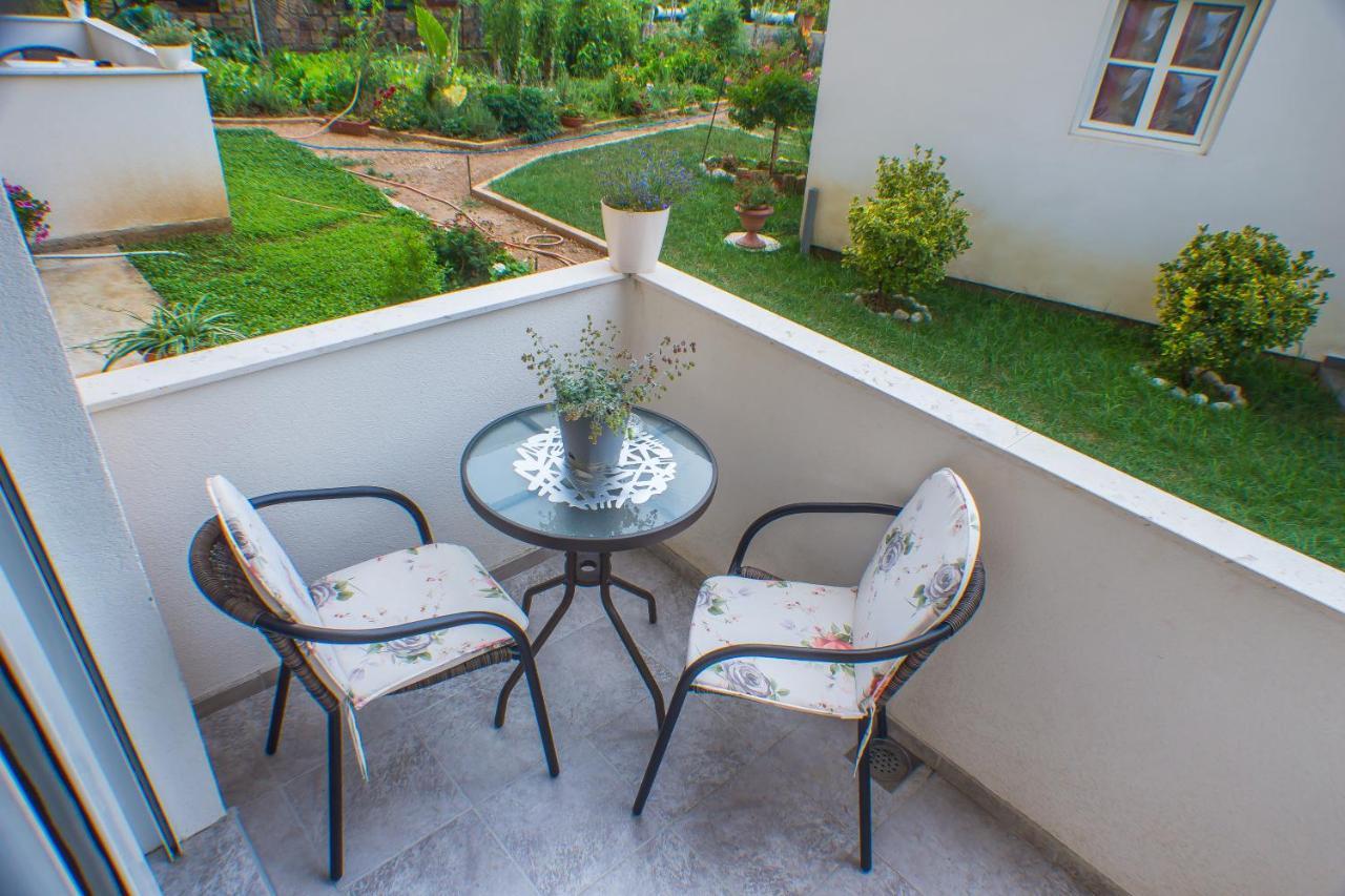 Apartments Kovac Tivat Exterior photo