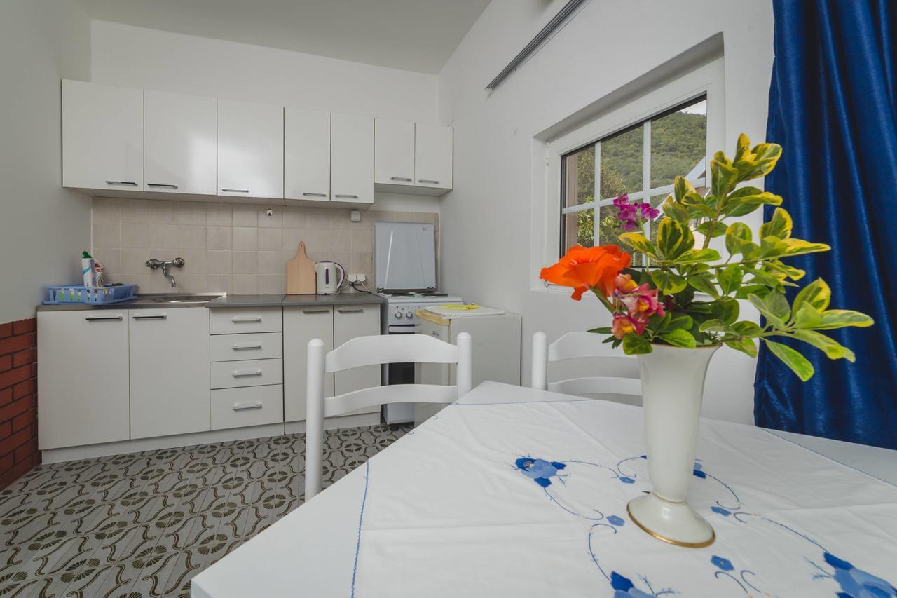 Apartments Kovac Tivat Exterior photo