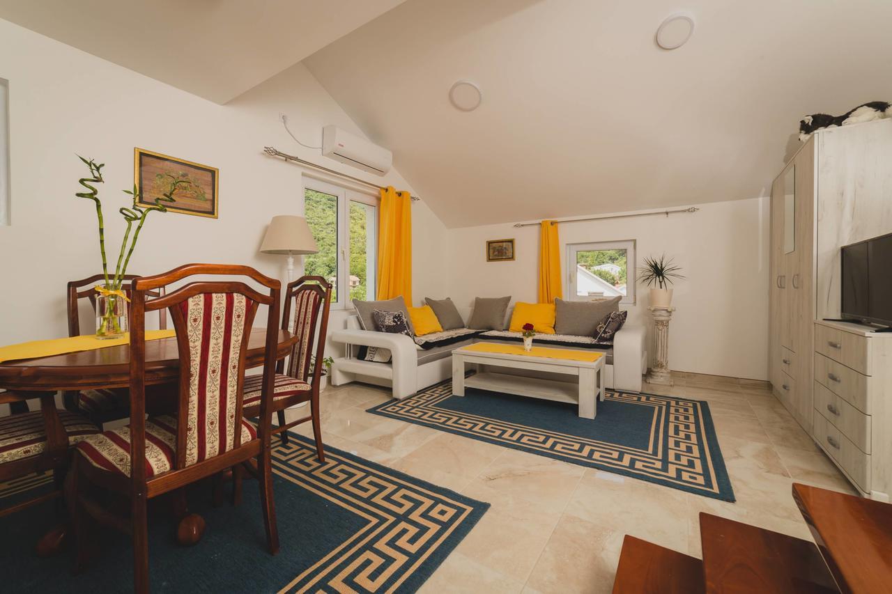 Apartments Kovac Tivat Exterior photo