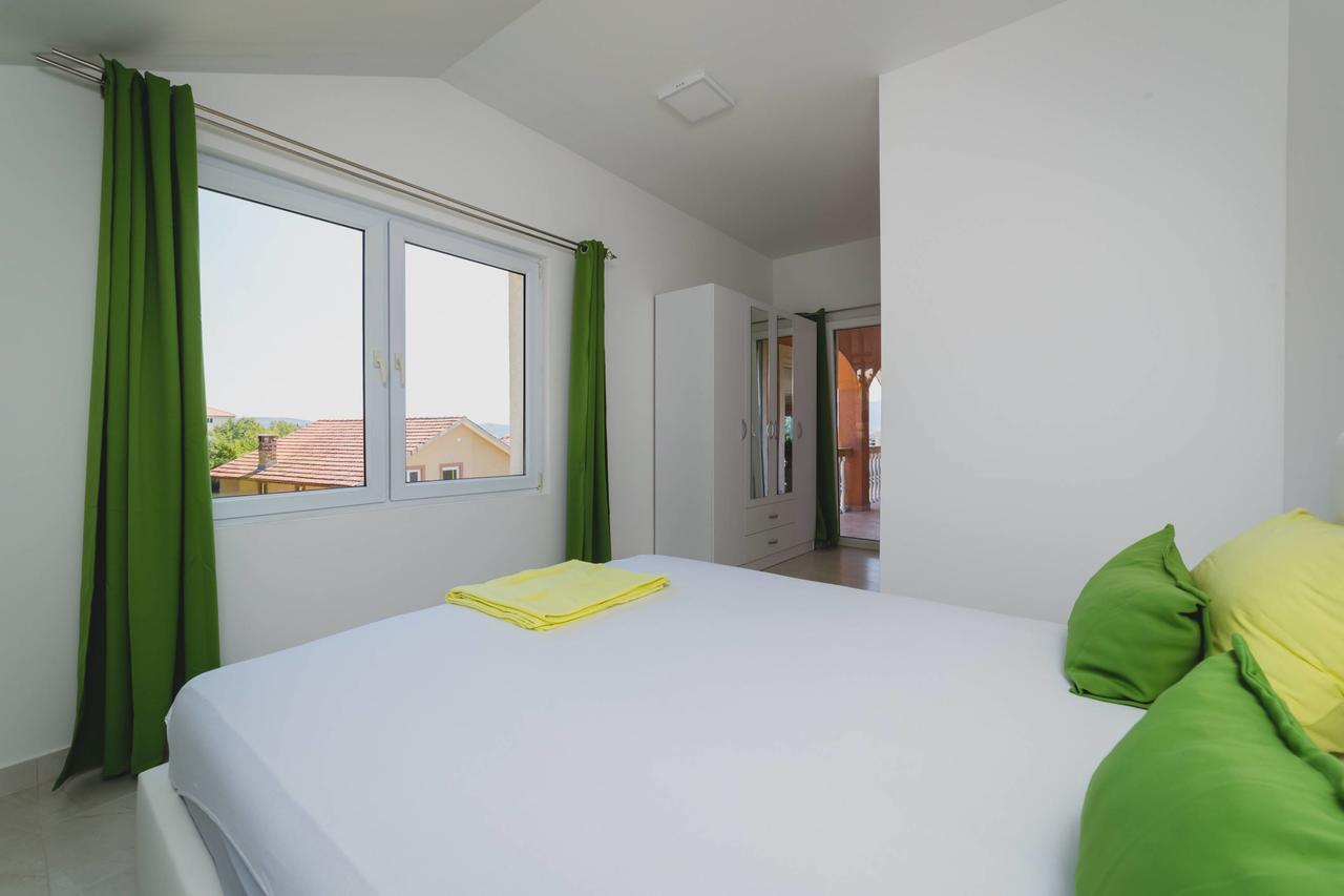 Apartments Kovac Tivat Exterior photo