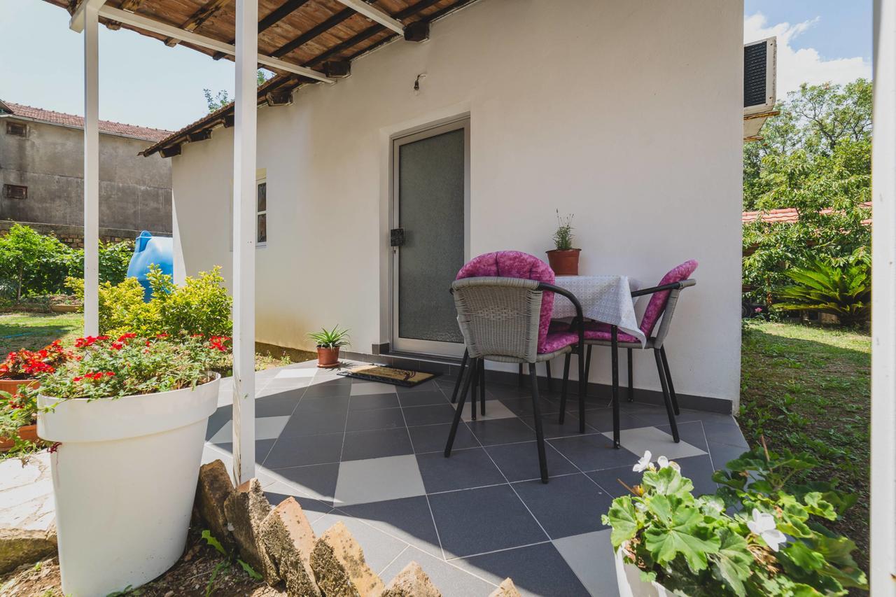 Apartments Kovac Tivat Exterior photo