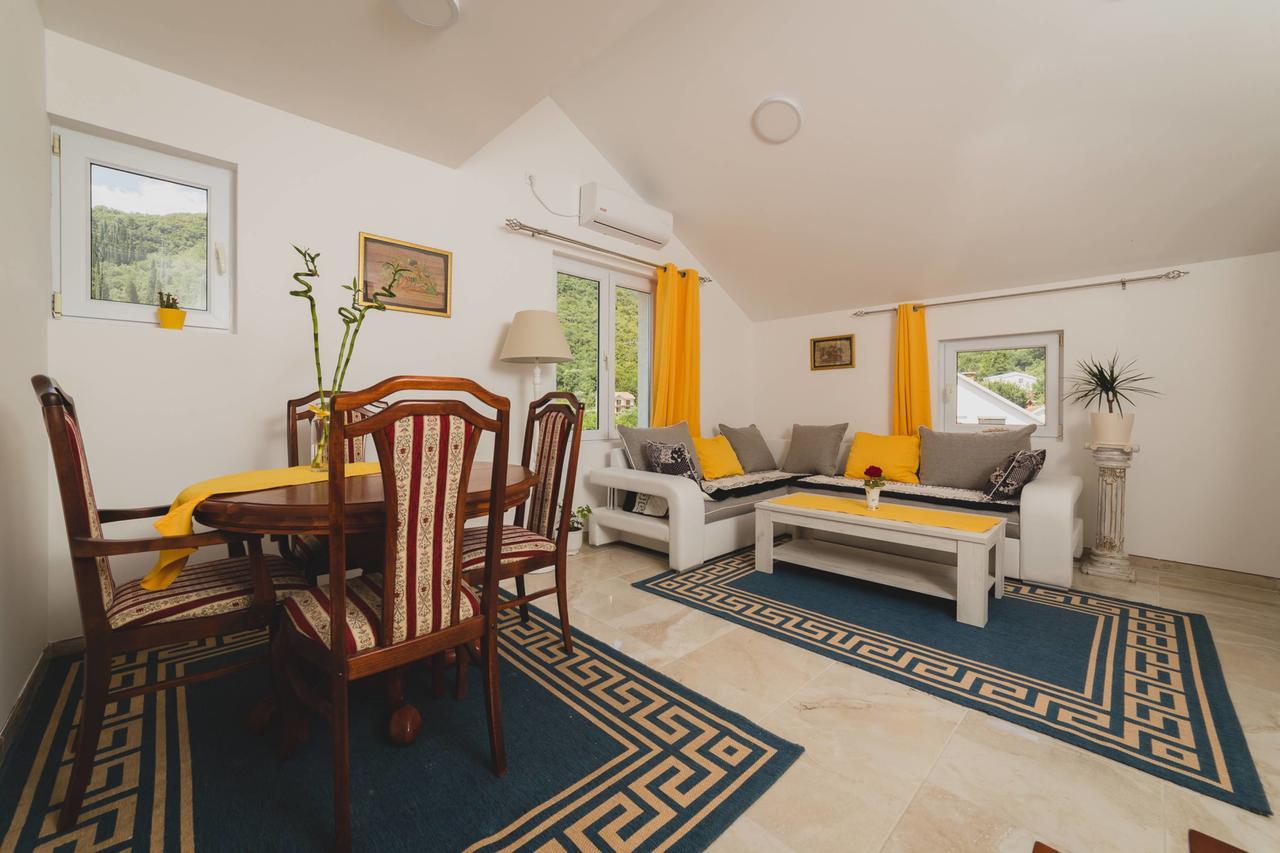 Apartments Kovac Tivat Exterior photo