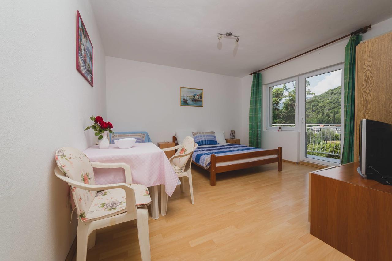 Apartments Kovac Tivat Exterior photo