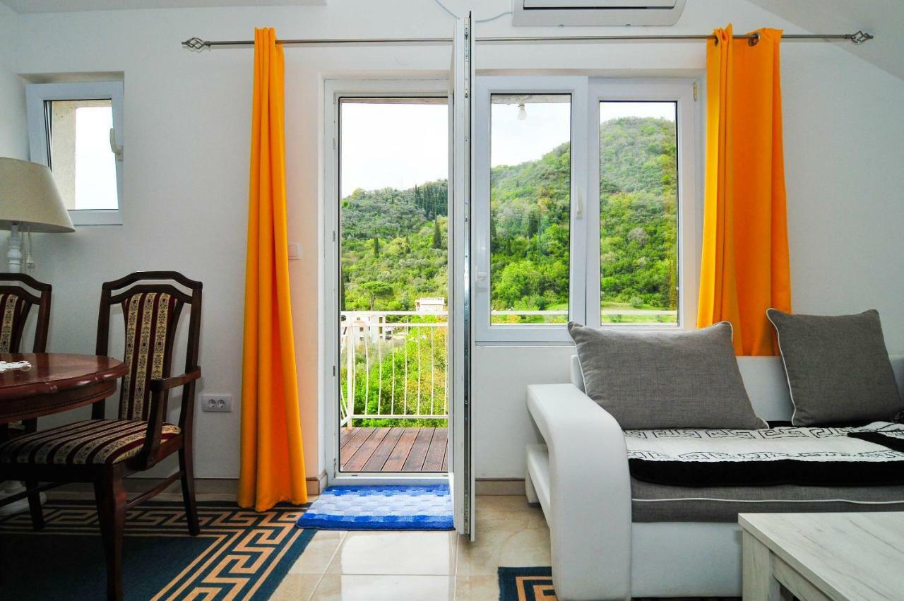Apartments Kovac Tivat Exterior photo