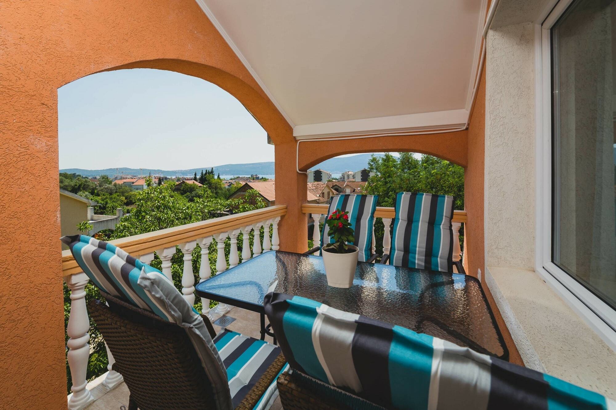 Apartments Kovac Tivat Exterior photo