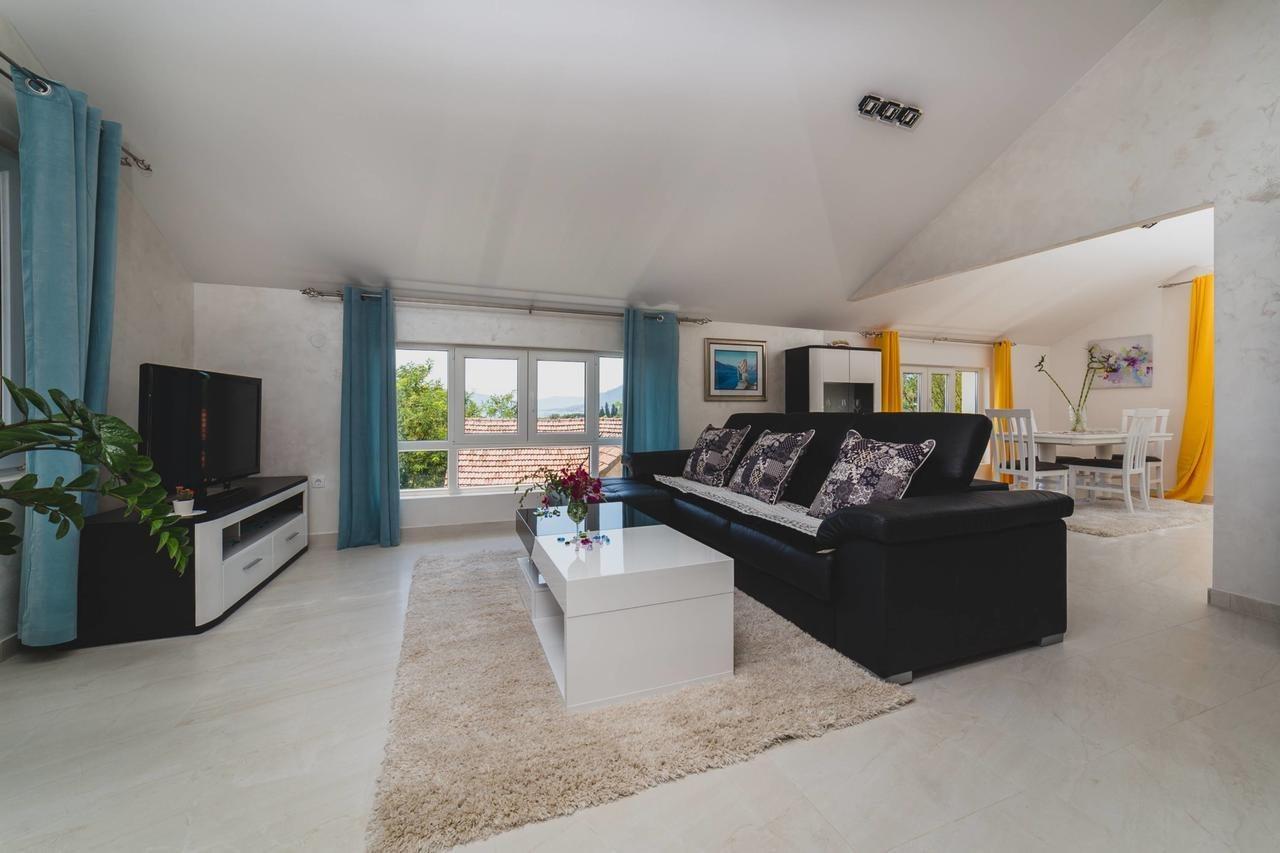 Apartments Kovac Tivat Exterior photo